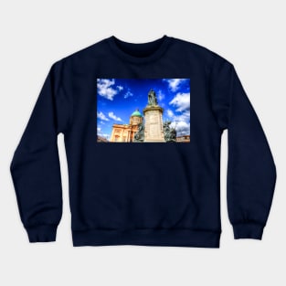 Queen Victoria Statue And Hull City Hall Crewneck Sweatshirt